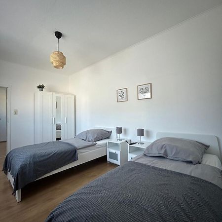 Gemuetliche Ferienwohnung - Voll Ausgestattet, Zentral Aber Ruhig ! Wuppertal Buitenkant foto